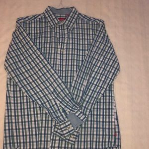 Izod Slim Fit button up shirt